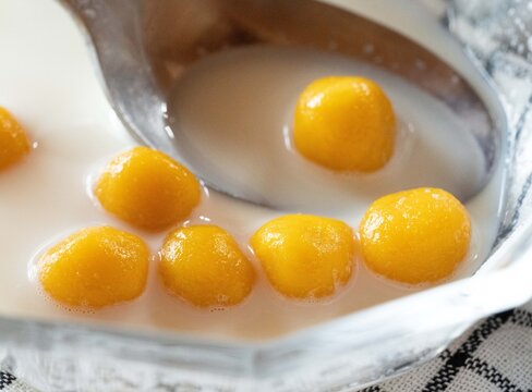 Bua loi Thai dessert in coconut milk with sugar.