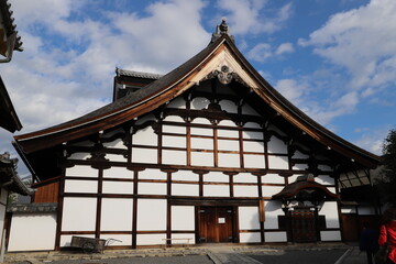 Fototapeta premium 日本の京都における優美な庭園、寺院、神社、紅葉を楽しみましょう