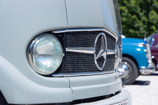 Mercedes-Benz L 319