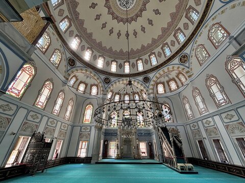 Located in Beylerbeyi, Turkey, the Hamidi Evvel Mosque was built in 1778.