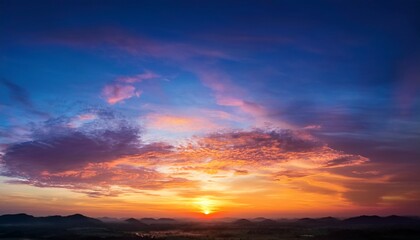 Fototapeta premium Sunset Sky With Colorful Sunrise In The Morning