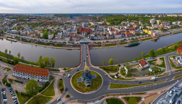 View of Gorz&oacute;w Wielkopolski city center, Old Town Bridge and Warta River, Poland