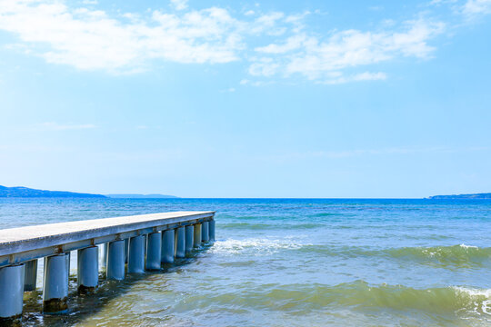 初夏のあめやの桟橋　佐渡島　新潟県佐渡市