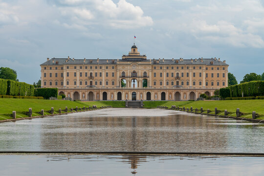Strelna, St. Petersburg, Russia, June 12, 2025: Konstantinovsky Palace (Bolshoy Strelninsky Palace) of the palace and park ensemble in Strelna from the side of Nizhny Park on a sunny summer day
