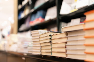 書店 © naka