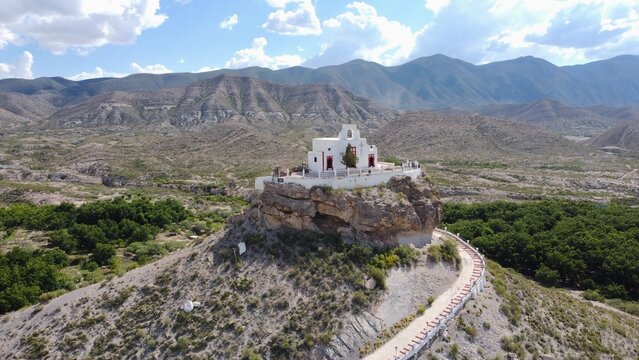 Photograph of the church of the Holy Cross in the magical town of Parras de la Fuente in Coahuila, Mexico