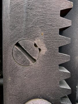 Textura de metal, pieza de metal con tornillo