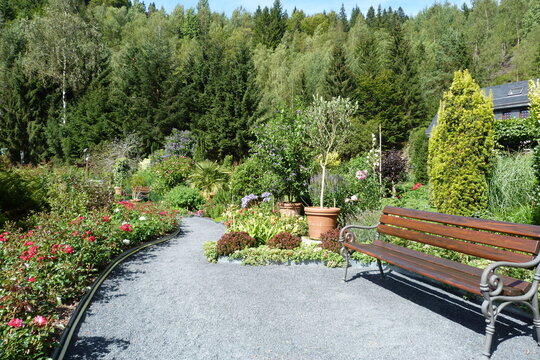 Bank im Garten an der Bergmannsklause in Steinach im Th&uuml;ringer Wald
