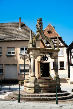 Sechs-Eimer-Brunnen in Rosheim im Elsass