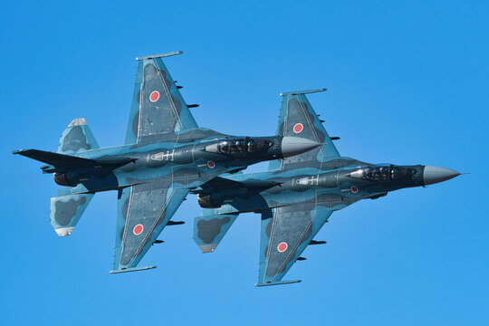 航空自衛隊 F-2A戦闘機 編隊飛行
