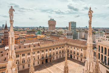 Obraz premium Aerial view of the Royal Palace courtyard from the Milan Cathedral roof.