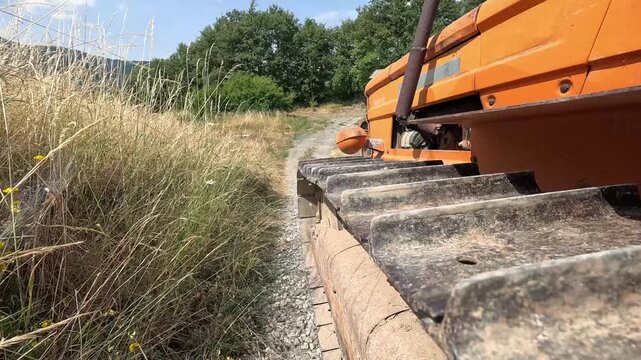 POV GUIDA TRATTORE AGRICOLO