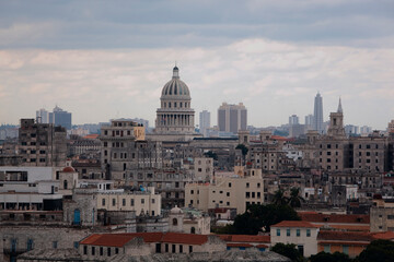 Fototapeta premium City skyline with a domed building
