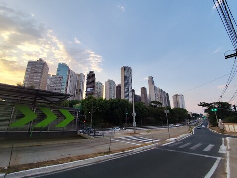 Goi&acirc;nia &eacute; a moderna capital do estado de Goi&aacute;s, no Brasil. Fundada em 1933, &eacute; mundialmente famosa como a "Capital Verde"