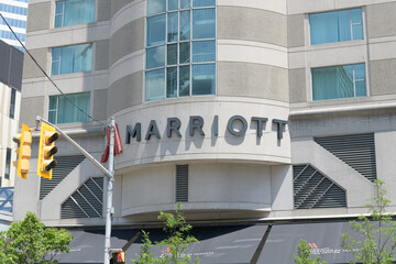 Obraz premium exterior building facade and sign of Marriott Downtown at CF Toronto Eaton Centre located at 525 Bay St, Toronto