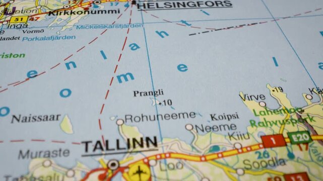 Flyover map following the water route between Tallinn and Helsinki