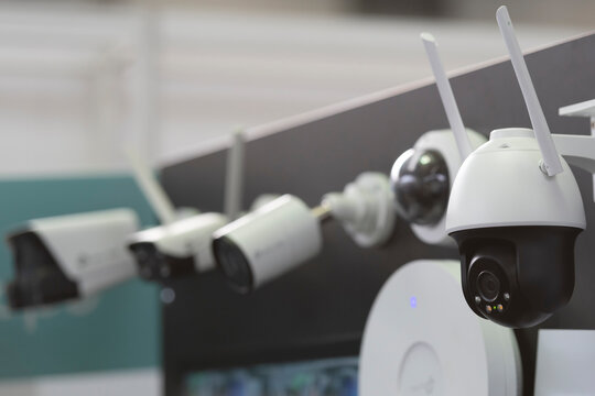 Wireless PTZ Security Camera for Smart Video Surveillance System