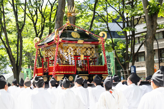 日本の祭り仙台青葉まつり　政宗公神輿渡御