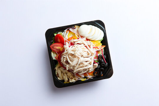 Vegetable salad with chicken breast