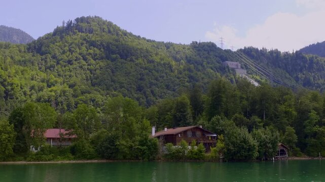 Blick auf das Ufer am Kochelsee, Alpenvorland, Blaues Land, Kochel, Oberbayern, Bayern, Deutschland
