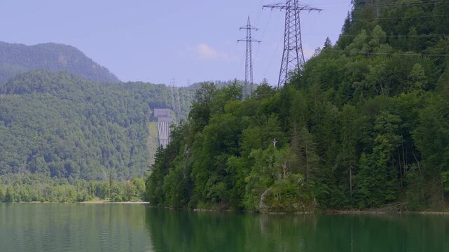 Kochelsee,Bayern,Deutschland,Ufer,Seeufer,Bayerische Alpen,Voralpenland,Oberbayern,See,Wasser,Natur,Landschaft,Naturlandschaft,Idylle,ruhig,Erholung,Freizeit,Urlaub,Reiseziel,Tourismus,Ausflugsziel,So