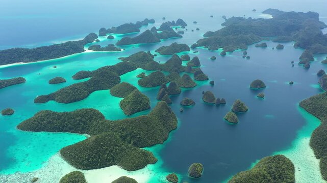 landscape, view, cloud, panorama, travel, summer, nature, sky, sea, raja ampat, papua, forest, green, bandaneira, mountain, grass, clouds, mountains, rural, tree, countryside, autumn, horizon, sun, su