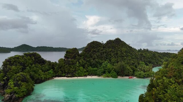 landscape, view, cloud, panorama, travel, summer, nature, sky, sea, raja ampat, papua, forest, green, bandaneira, mountain, grass, clouds, mountains, rural, tree, countryside, autumn, horizon, sun, su