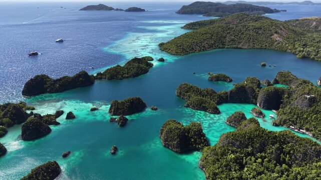 landscape, view, cloud, panorama, travel, summer, nature, sky, sea, raja ampat, papua, forest, green, bandaneira, mountain, grass, clouds, mountains, rural, tree, countryside, autumn, horizon, sun, su