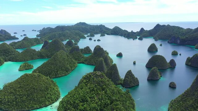 landscape, view, cloud, panorama, travel, summer, nature, sky, sea, raja ampat, papua, forest, green, bandaneira, mountain, grass, clouds, mountains, rural, tree, countryside, autumn, horizon, sun, su
