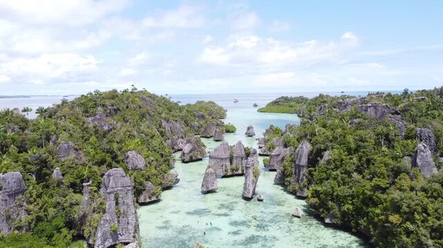 landscape, view, cloud, panorama, travel, summer, nature, sky, sea, raja ampat, papua, forest, green, bandaneira, mountain, grass, clouds, mountains, rural, tree, countryside, autumn, horizon, sun, su