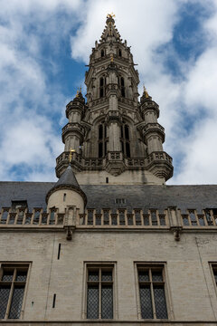 Titel: Brussels, Belgium: Grand Place,, tower of town hall