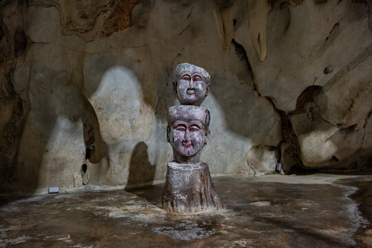 THAILAND LOPBURI WATTHAM PHROM SAVAT