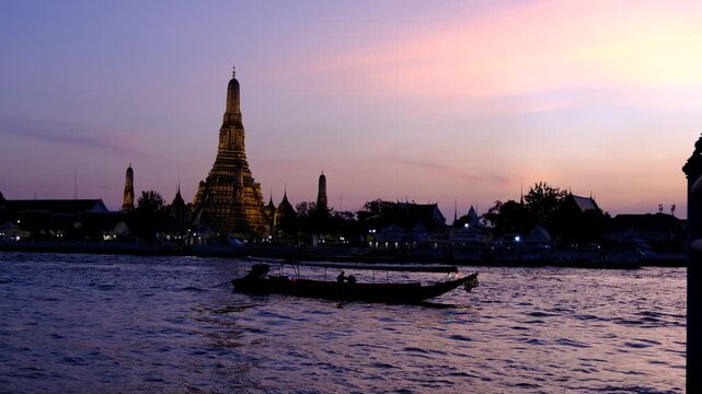tourist attractions in the city park of Bangkok City, 
The most beautiful Viewpoint Wat Arun,Buddhist temple in Bangkok, Thailand 