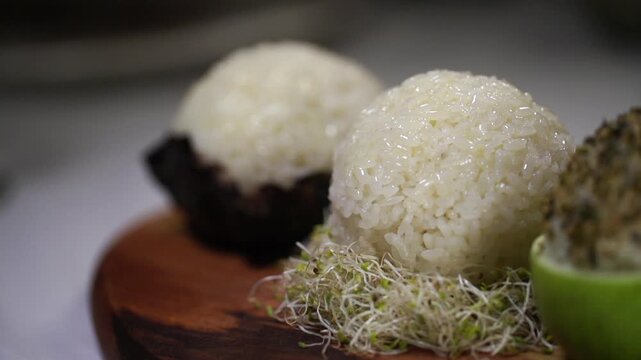Rice ball gimbap fusion cuisine gourmet plating plate recipe food ingredient k food side dish table set 쌀 밥 주먹밥 김밥 퓨전 케이푸드 요리 식당 음식 식재료 플레이팅 접시 나무도마 상차림 반찬 김 후리카케 새싹채소