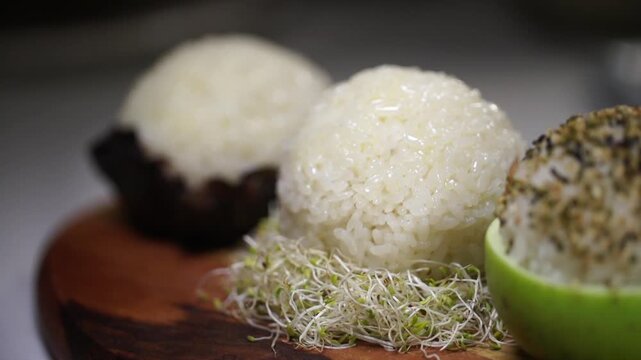 Rice ball gimbap fusion cuisine gourmet plating plate recipe food ingredient k food side dish table set 쌀 밥 주먹밥 김밥 퓨전 케이푸드 요리 식당 음식 식재료 플레이팅 접시 나무도마 상차림 반찬 김 후리카케 새싹채소