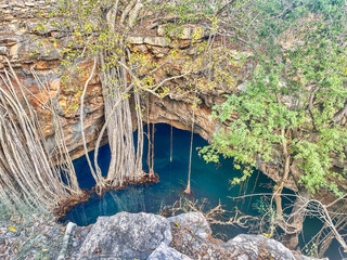 Aven (Vintany) Cave, Tsimanampetsotsa National Park, Madagascar   © Guy Bryant