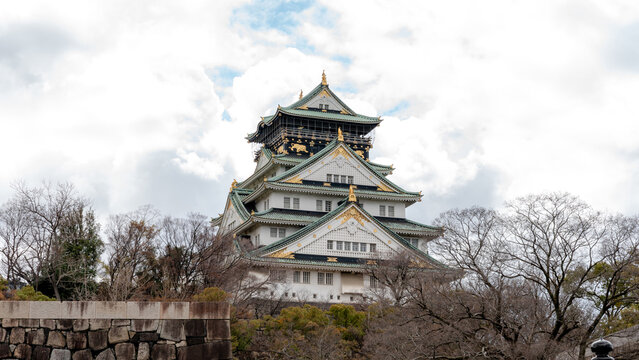 Osaka castle main tower in Osaka, Japan during day