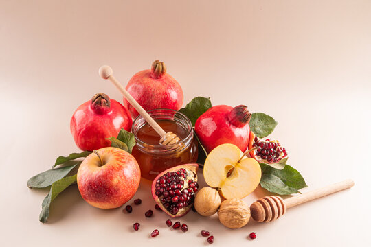 Rosh Hashanah celebration with traditional kosher foods
