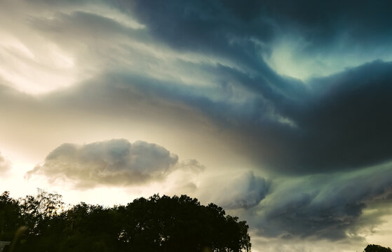 Aufziehendes Gewitter in den Abendstunden
