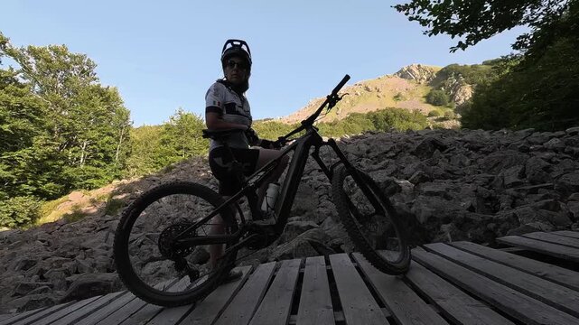 Escursione in MTB bici al lago del Ventasso o lago Calamone