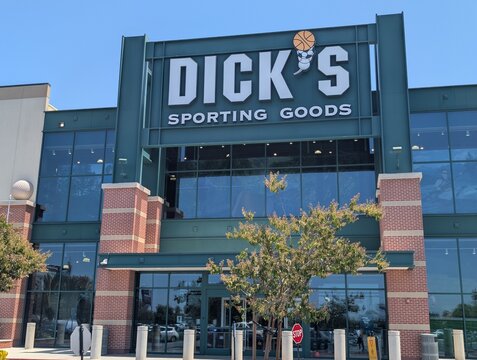 Dick's Sporting Goods Storefront 