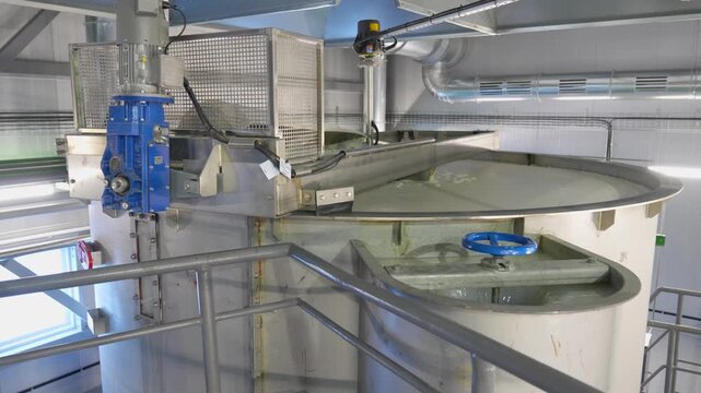 Industrial water purification tank with mechanical mixing equipment