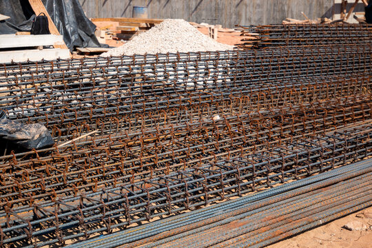 Estribos de varilla y alambre para construcci&oacute;n