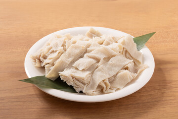 ［国産　交雑牛］白センマイ © UMI