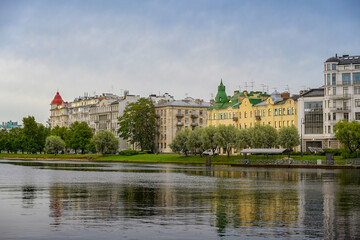 Obraz premium Quiet summer morning on Martynov Embankment near Elagin Island, Saint Petersburg city in Russia