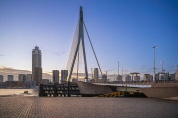 Obraz premium Rotterdam is major port city in the dutch province of south holland.