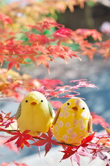 紅葉とちりめんのひよこ © 加代子 木村