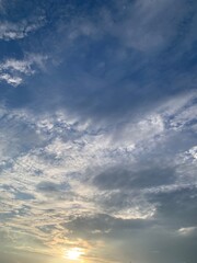 Fototapeta premium The beauty of a sky with the sun rising.