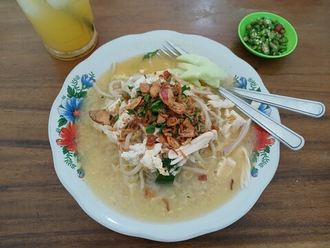 A bowl of Bakmi Godog (Javanese boiled noodles or noodle soup with distict smoky aroma), a traditional Indonesian noodle soup, originates from Central Java (notably Yogyakarta and Surakarta).