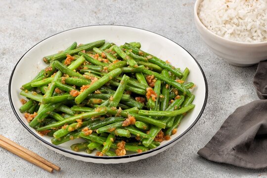 Tumis Buncis Bawang Putih. Sauteed Baby green Beans with Garlic